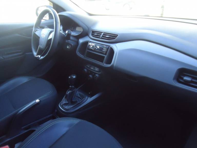 CHEVROLET - ONIX - 2021/2021 - Branca - R$ 59.900,00