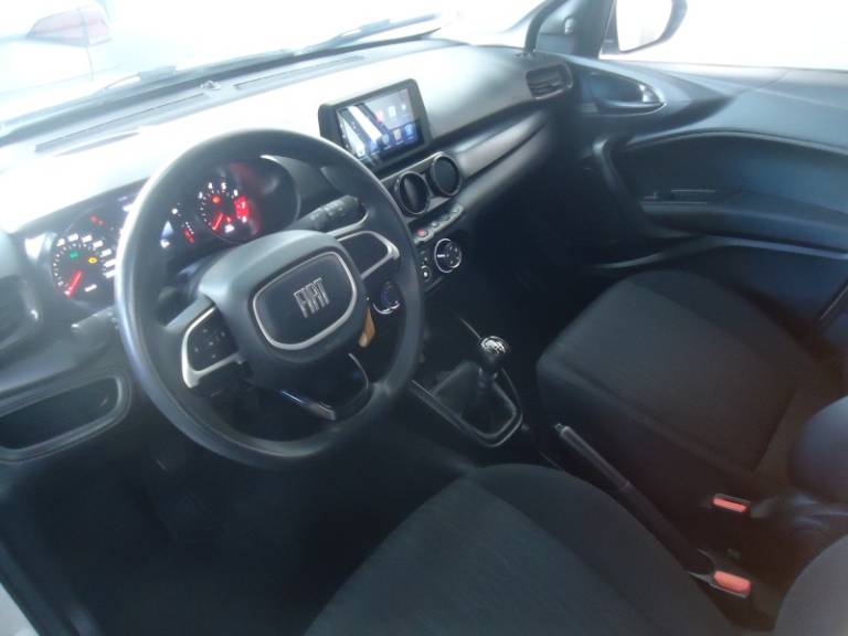 FIAT - ARGO - 2022/2023 - Branca - R$ 63.900,00