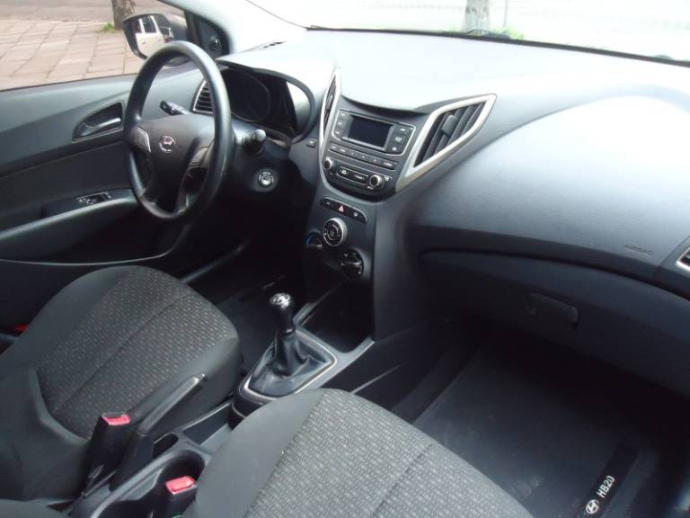 HYUNDAI - HB20 - 2018/2019 - Branca - R$ 53.900,00