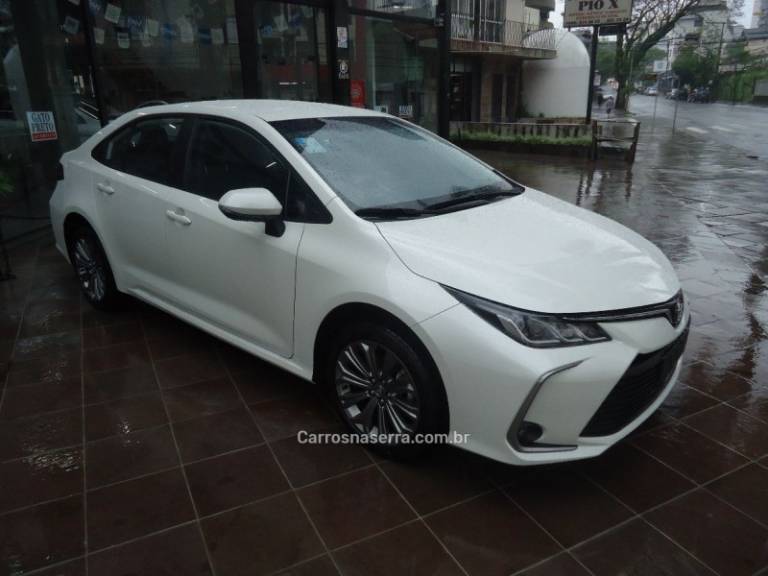 TOYOTA - COROLLA - 2025/2025 - Branca - Sob Consulta