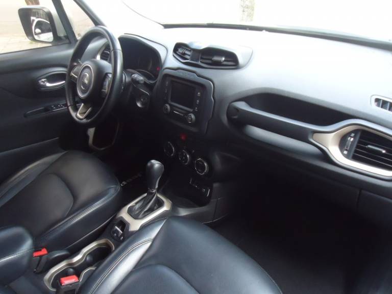 JEEP - RENEGADE - 2015/2016 - Branca - R$ 67.900,00