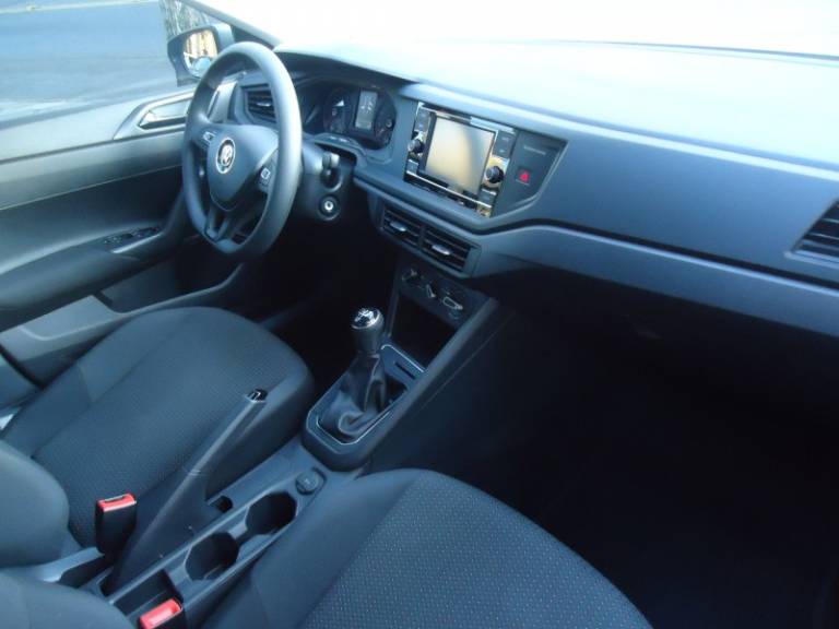 VOLKSWAGEN - VIRTUS - 2021/2022 - Prata - R$ 79.900,00