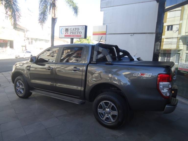 FORD - RANGER - 2020/2021 - Cinza - R$ 144.900,00