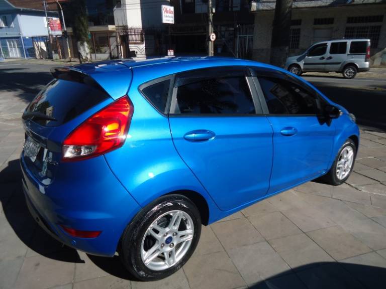 FORD - FIESTA - 2018/2018 - Azul - R$ 53.900,00