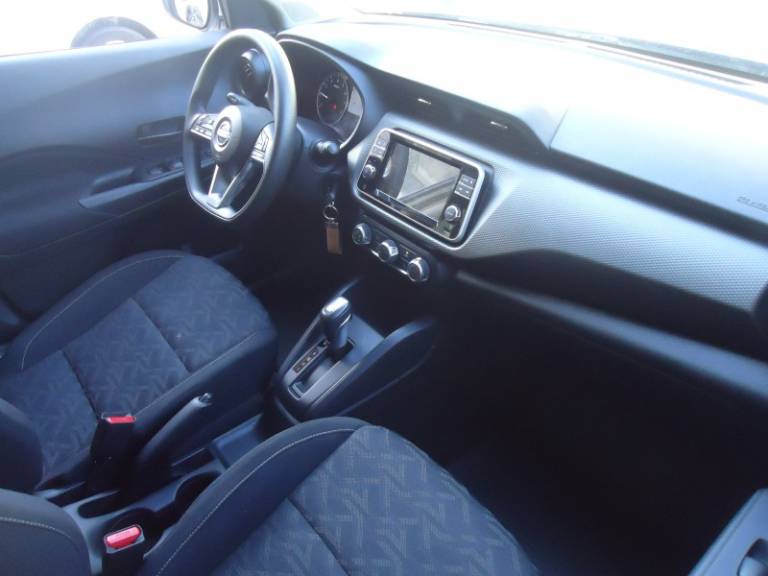 NISSAN - KICKS - 2023/2024 - Branca - R$ 106.900,00