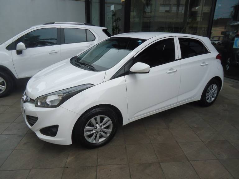 HYUNDAI - HB20 - 2013/2014 - Branca - R$ 46.900,00