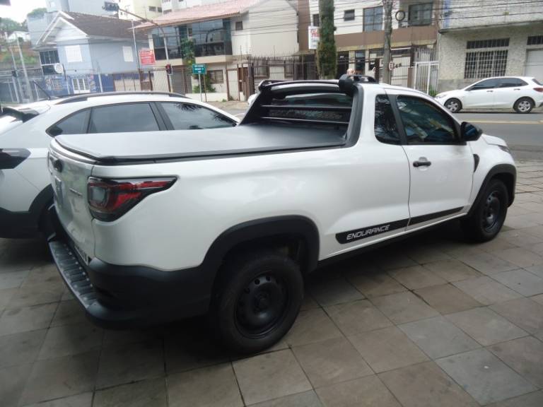 FIAT - STRADA - 2022/2022 - Branca - R$ 71.900,00