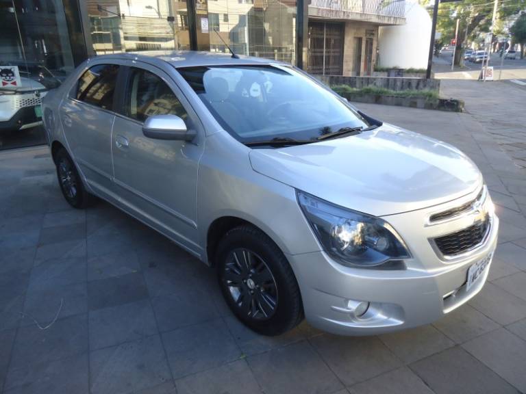 CHEVROLET - COBALT - 2014/2015 - Prata - R$ 44.900,00
