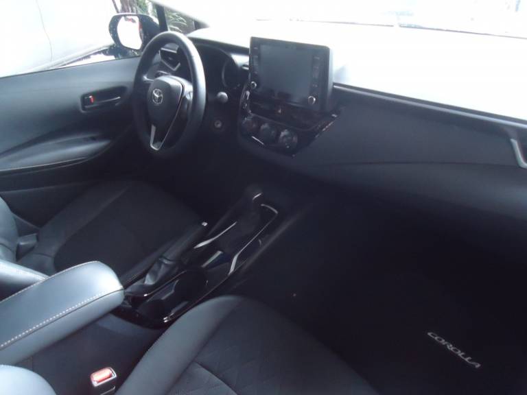 TOYOTA - COROLLA - 2019/2020 - Preta - R$ 111.900,00
