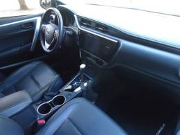 TOYOTA - COROLLA - 2017/2018 - Branca - R$ 104.900,00