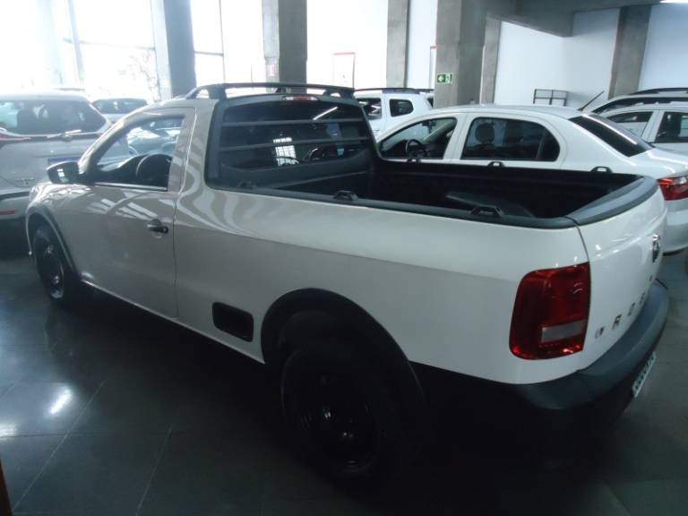 VOLKSWAGEN - SAVEIRO - 2021/2022 - Branca - R$ 64.900,00