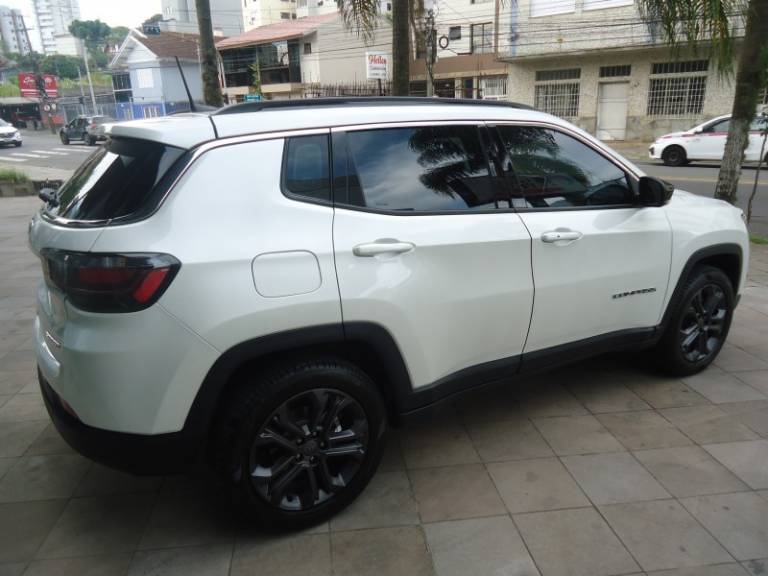 JEEP - COMPASS - 2024/2025 - Branca - R$ 156.900,00