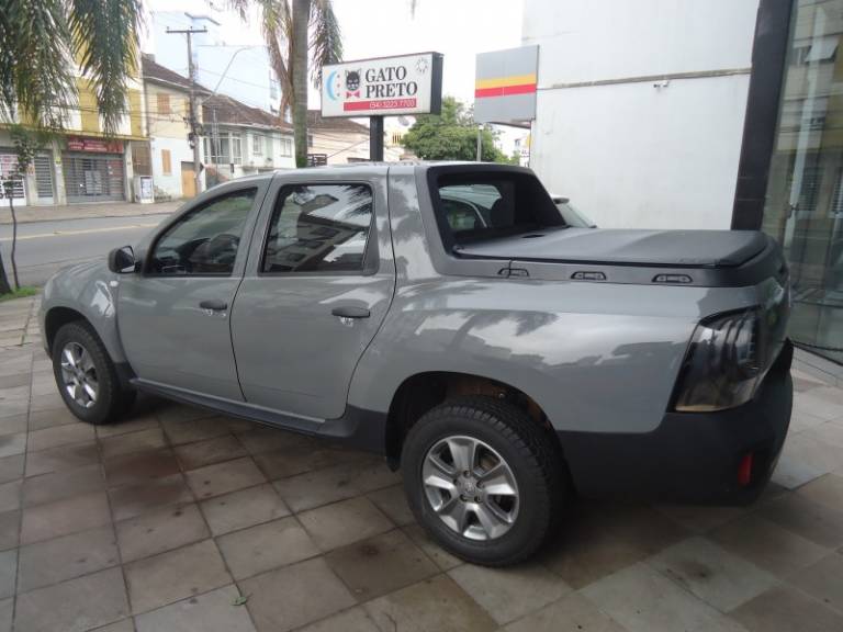 RENAULT - OROCH - 2022/2023 - Cinza - R$ 91.900,00