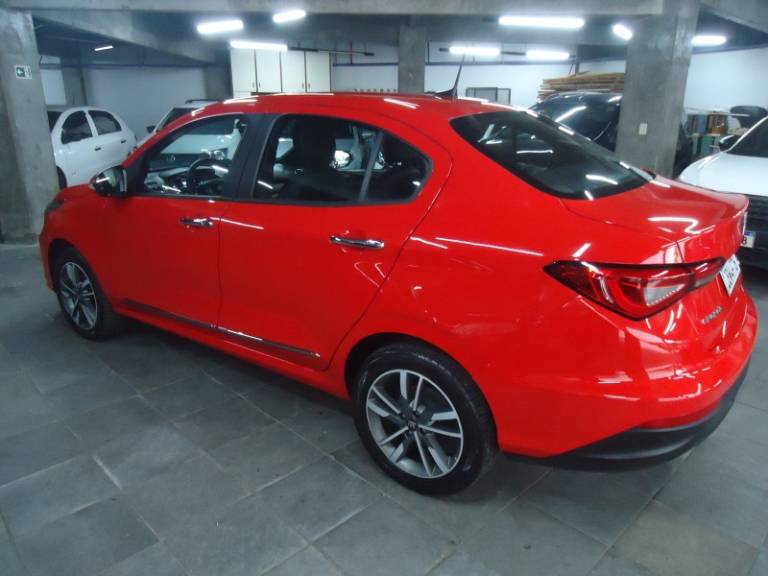FIAT - CRONOS - 2022/2023 - Vermelha - R$ 91.900,00