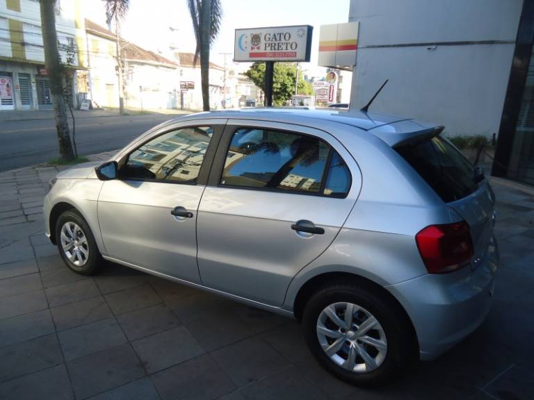 VOLKSWAGEN - GOL - 2021/2022 - Prata - R$ 52.900,00