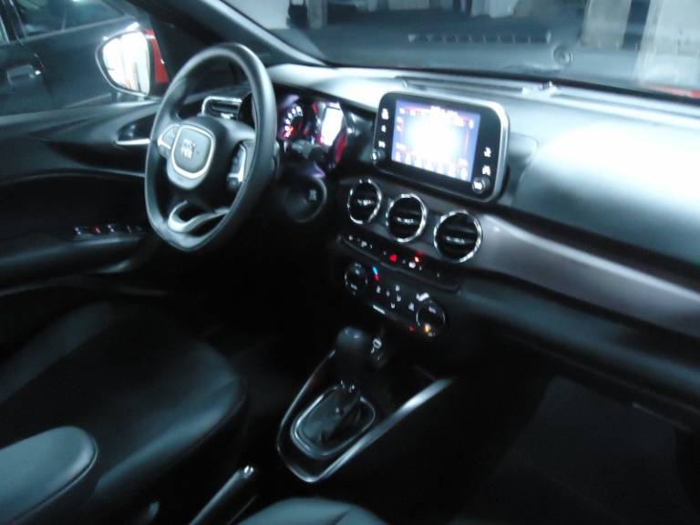 FIAT - CRONOS - 2022/2023 - Vermelha - R$ 91.900,00