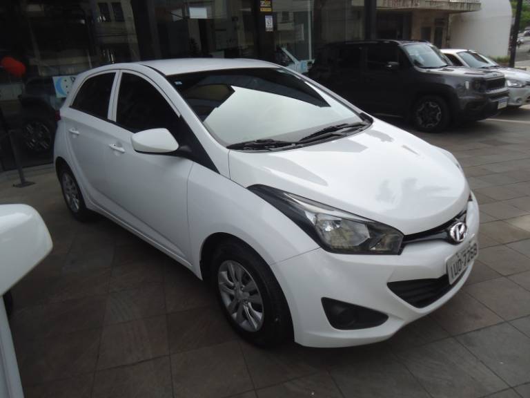 HYUNDAI - HB20 - 2013/2014 - Branca - R$ 46.900,00