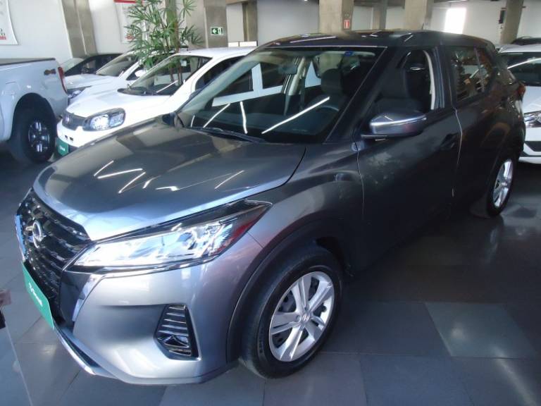 NISSAN - KICKS - 2023/2024 - Cinza - R$ 106.900,00
