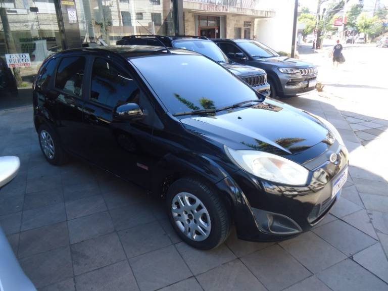 FORD - FIESTA - 2012/2013 - Preta - R$ 33.900,00