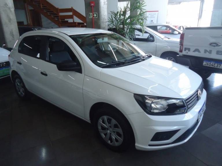 VOLKSWAGEN - GOL - 2020/2021 - Branca - R$ 49.900,00