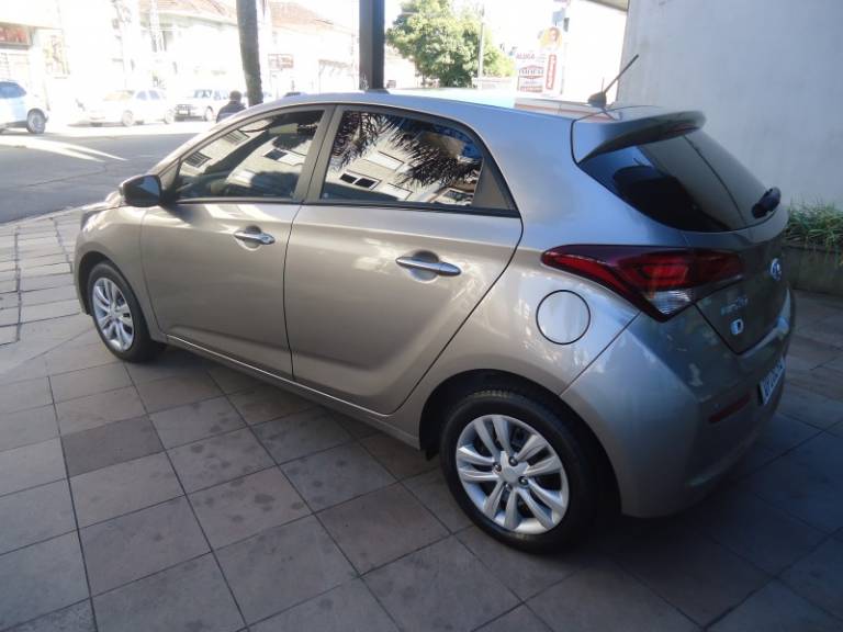 HYUNDAI - HB20 - 2018/2019 - Dourada - R$ 64.900,00