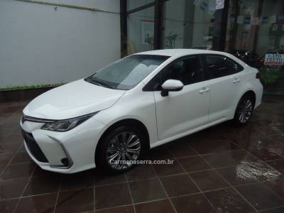 TOYOTA - COROLLA - 2023/2024 - Branca - Sob Consulta