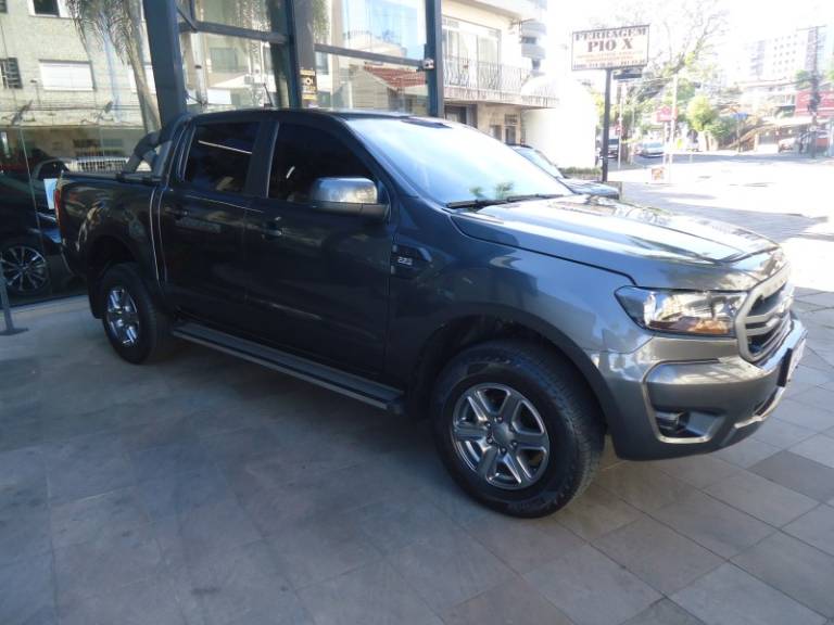 FORD - RANGER - 2020/2021 - Cinza - R$ 144.900,00