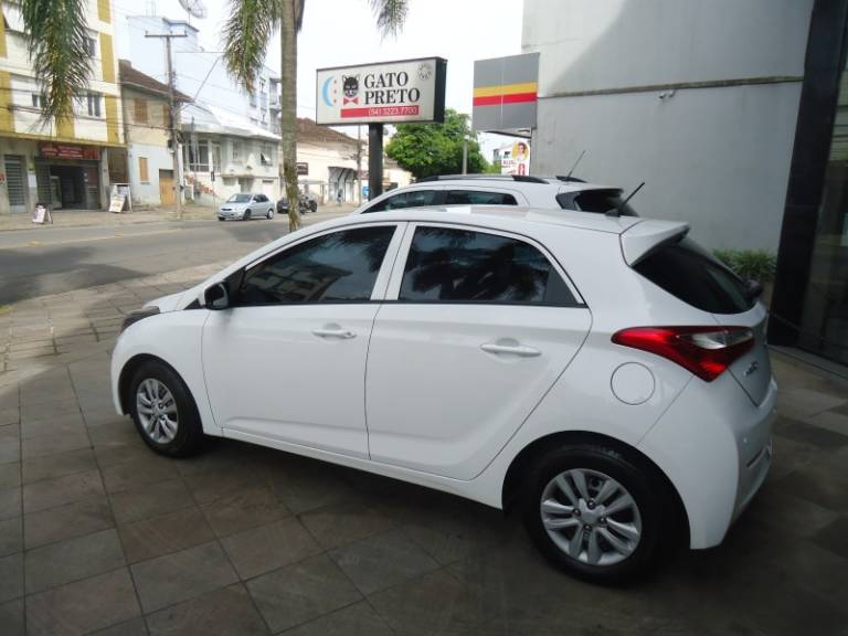HYUNDAI - HB20 - 2013/2014 - Branca - R$ 46.900,00
