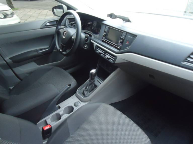 VOLKSWAGEN - VIRTUS - 2018/2019 - Branca - R$ 72.500,00