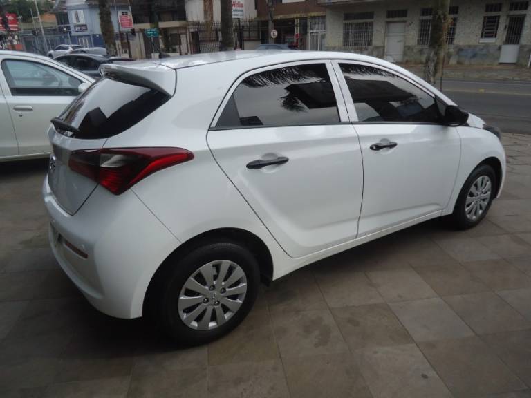 HYUNDAI - HB20 - 2018/2019 - Branca - R$ 53.900,00