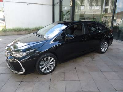 TOYOTA - COROLLA - 2022/2023 - Preta - R$ 134.900,00