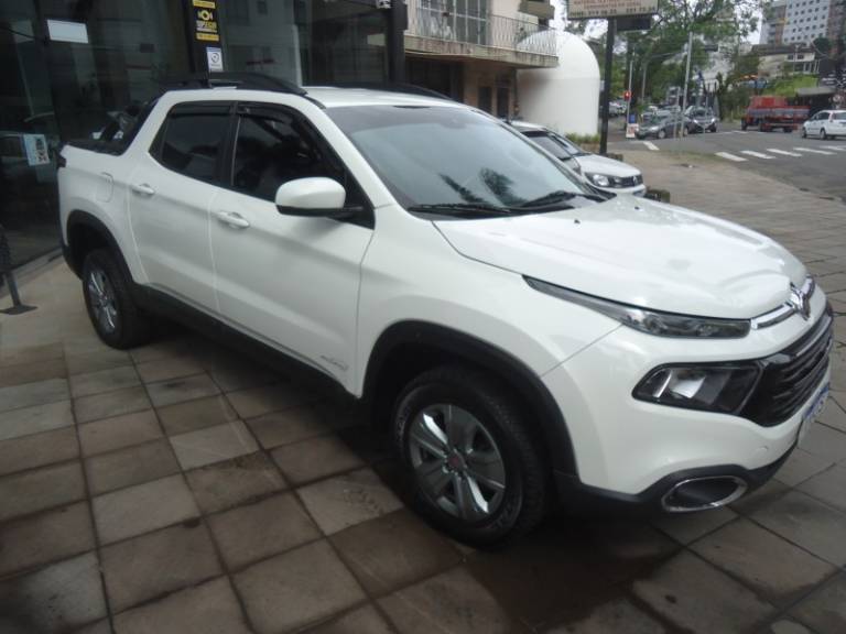 FIAT - TORO - 2017/2018 - Branca - R$ 88.900,00