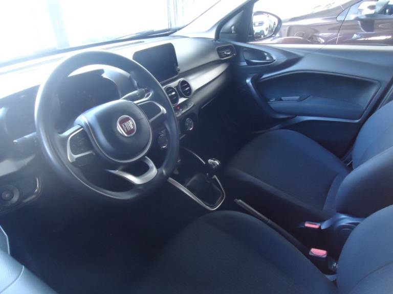 FIAT - CRONOS - 2018/2019 - Preta - R$ 59.500,00
