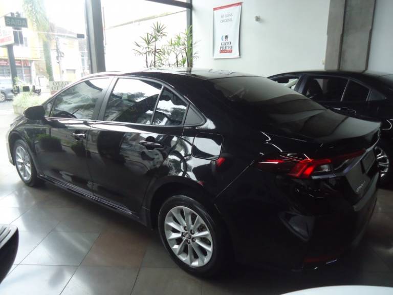 TOYOTA - COROLLA - 2019/2020 - Preta - R$ 111.900,00