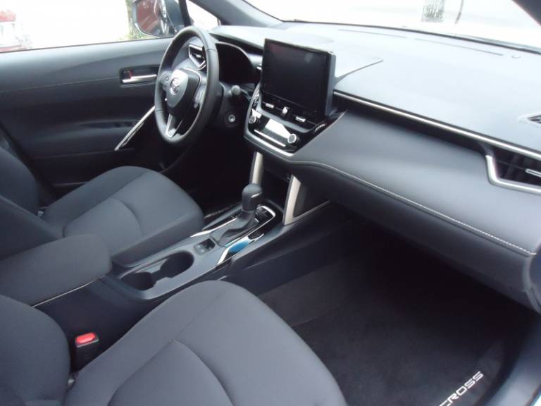 TOYOTA - COROLLA - 2025/2026 - Branca - Sob Consulta