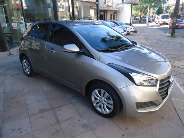 HYUNDAI - HB20 - 2018/2019 - Dourada - R$ 64.900,00