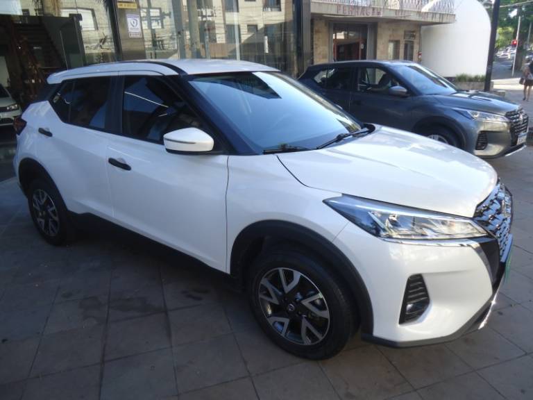 NISSAN - KICKS - 2023/2024 - Branca - R$ 106.900,00