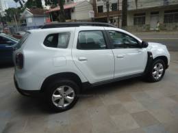 RENAULT - DUSTER - 2022/2023 - Branca - R$ 102.900,00