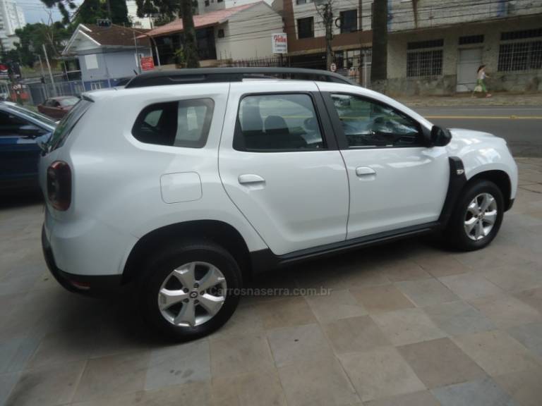 RENAULT - DUSTER - 2022/2023 - Branca - R$ 102.900,00