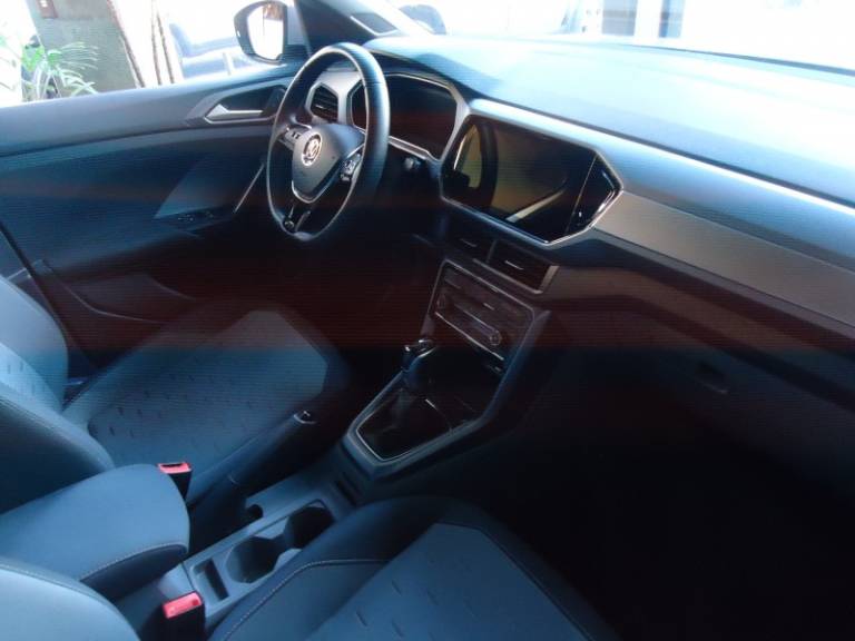 VOLKSWAGEN - T-CROSS - 2020/2021 - Prata - R$ 102.900,00