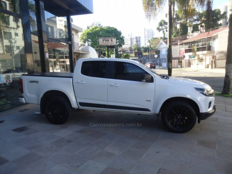 CHEVROLET - S10 - 2021/2021 - Branca - R$ 179.900,00