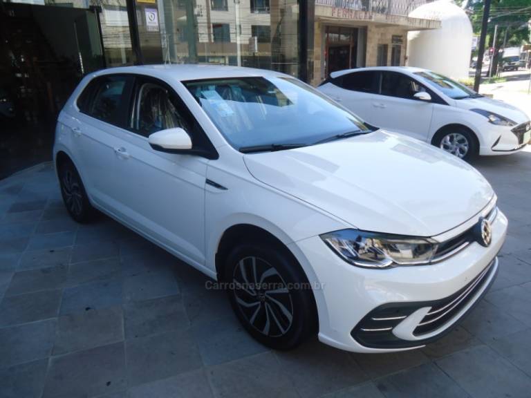 VOLKSWAGEN - POLO - 2023/2024 - Branca - Sob Consulta