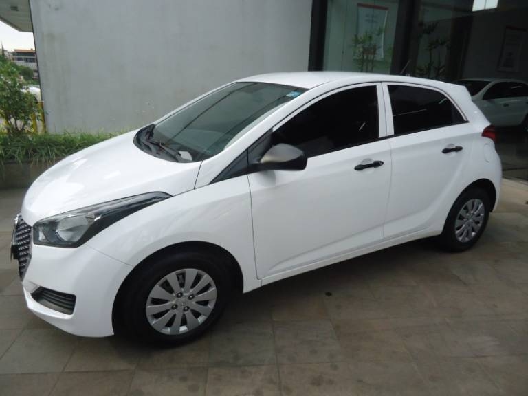 HYUNDAI - HB20 - 2018/2019 - Branca - R$ 53.900,00
