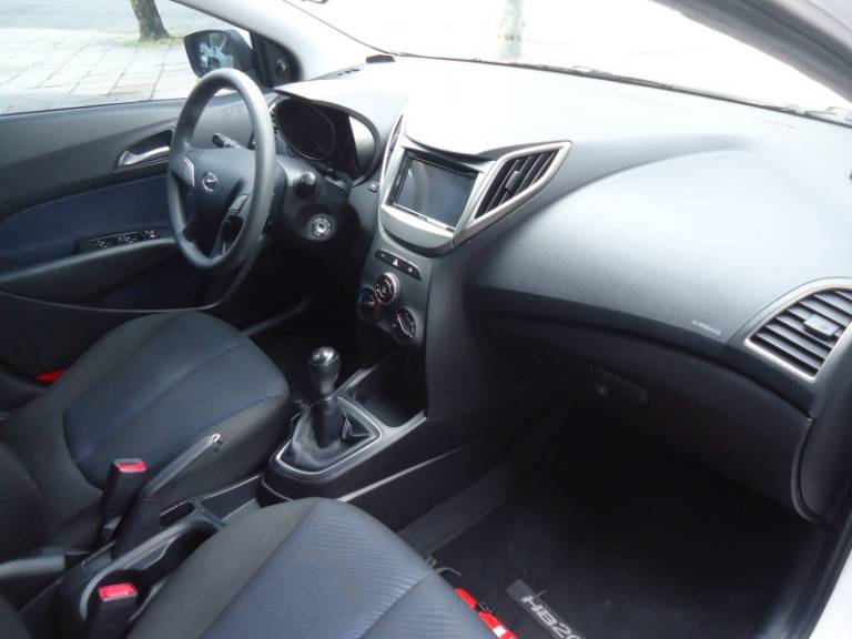 HYUNDAI - HB20 - 2013/2014 - Branca - R$ 46.900,00