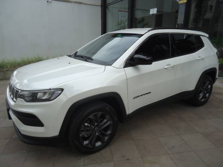 JEEP - COMPASS - 2024/2025 - Branca - R$ 156.900,00